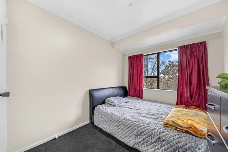 Photo of property in 2/33 Seaward Place, Wattle Downs, Auckland, 2103