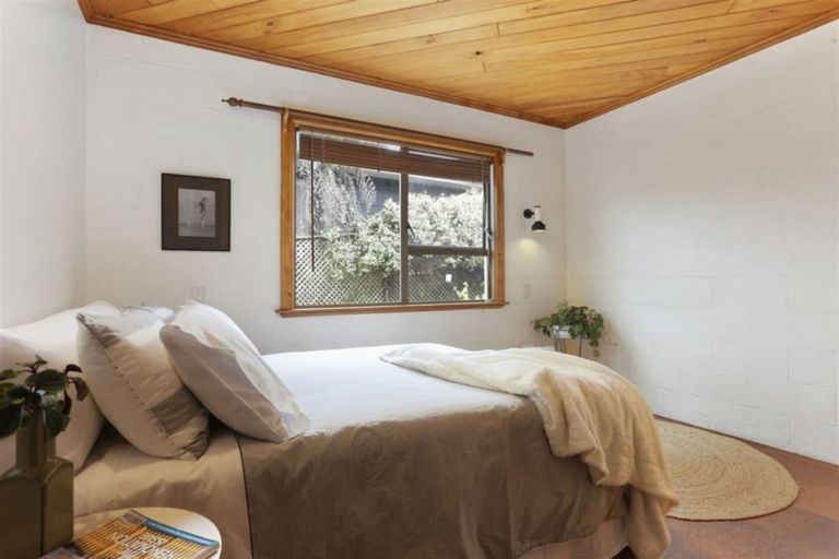 Photo of property in 23 Taioma Crescent, Te Atatu Peninsula, Auckland, 0610