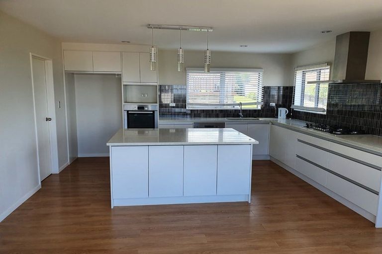 Photo of property in 65 Kirikiri Drive, Papakura, 2110