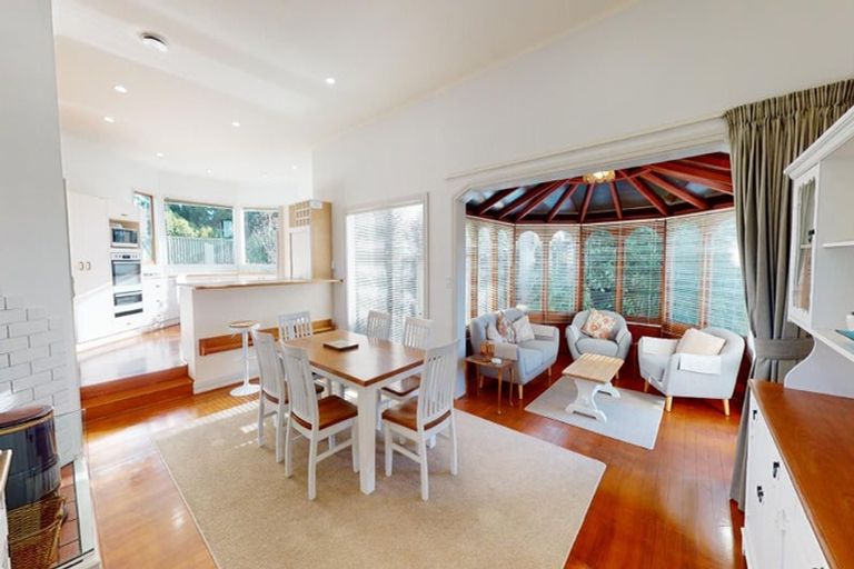 Photo of property in 16 Pirie Street, Palmerston North, 4410
