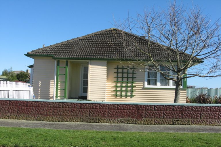 Photo of property in 32 Goldsmith Crescent, Levin, 5510