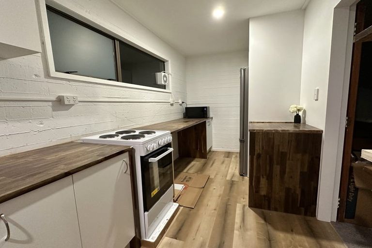 Photo of property in 2 Pohue Grove, Stokes Valley, Lower Hutt, 5019