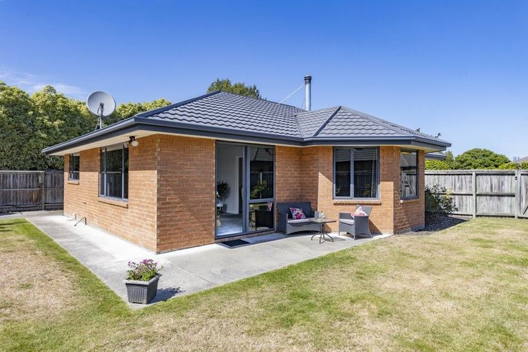 Photo of property in 8 Gainsborough Court, Rolleston, 7614