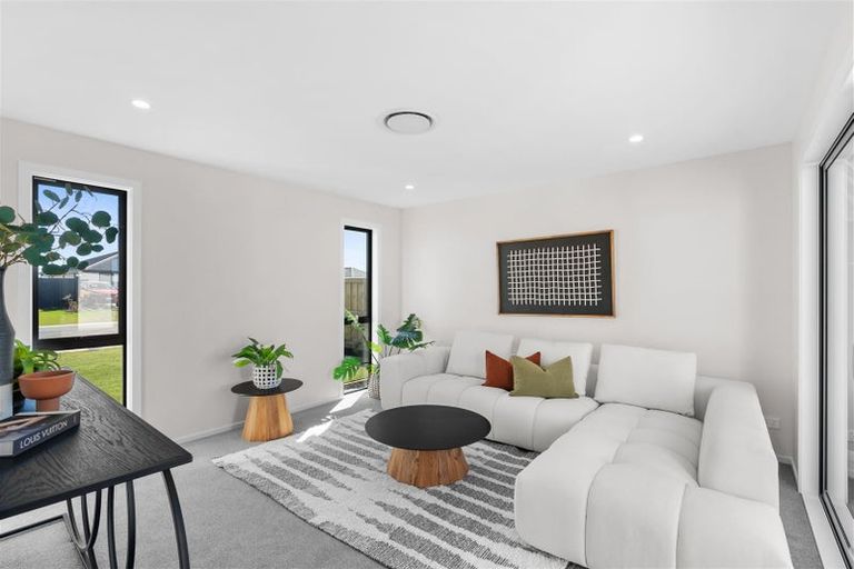 Photo of property in 21 Coach Way, Rolleston, 7614