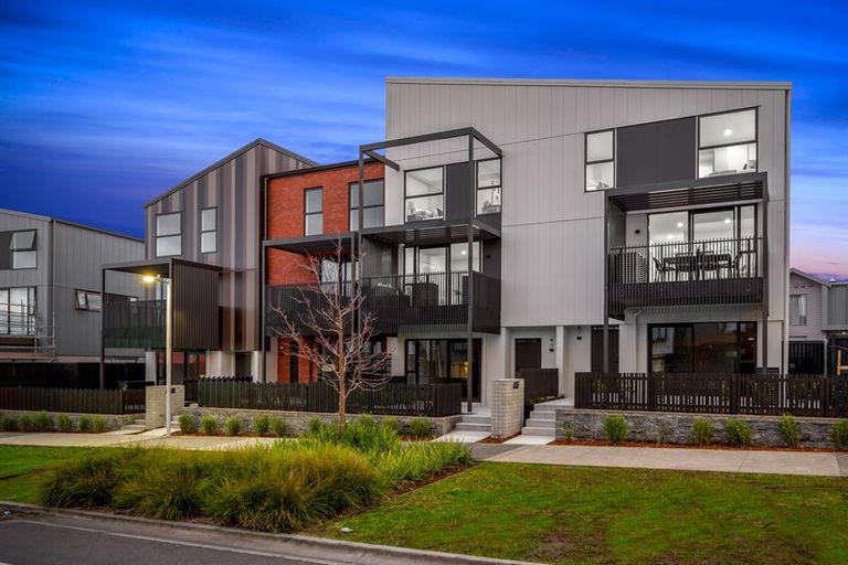 Photo of property in 10/2 Rangitamiro Place, Hobsonville, Auckland, 0616