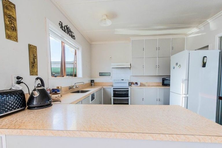 Photo of property in 38 Konini Street, Tawhero, Whanganui, 4501