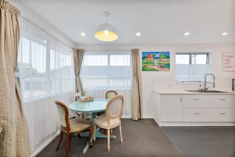 Photo of property in 12 Helena Street, Massey, Auckland, 0614