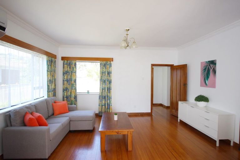 Photo of property in 20 Bould Street, Johnsonville, Wellington, 6037