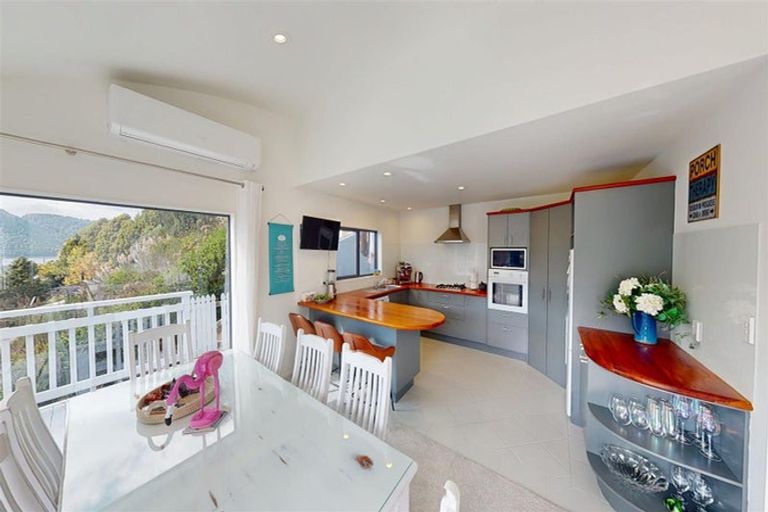 Photo of property in 90 Okareka Loop Road, Lake Okareka, Rotorua, 3076