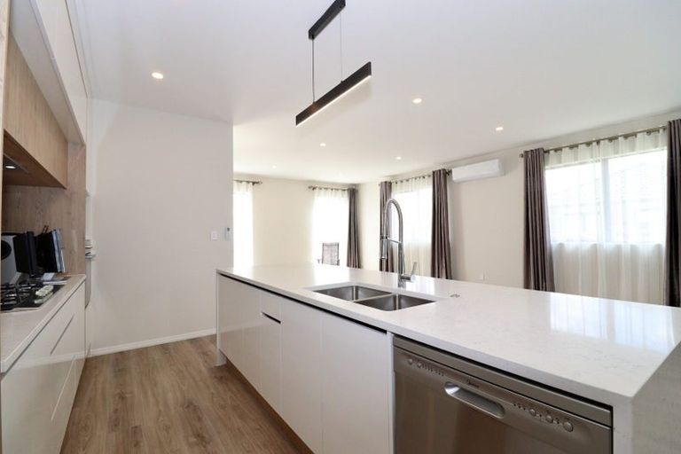 Photo of property in 30 Booker Drive, Tuakau, 2121