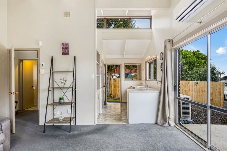 Photo of property in 1/39 Miltonia Avenue, Te Atatu South, Auckland, 0610