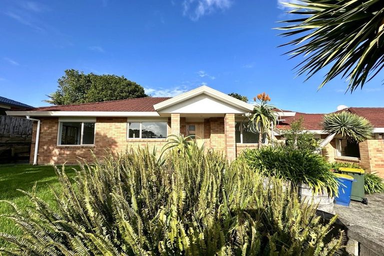 Photo of property in 3 Chesterton Terrace, Henderson, Auckland, 0612