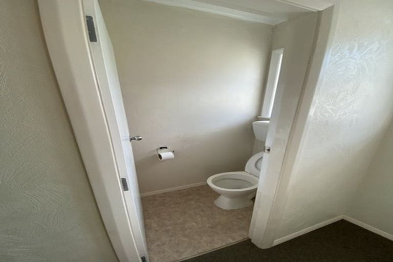 Photo of property in 158f1 Newlands Road, Newlands, Wellington, 6037