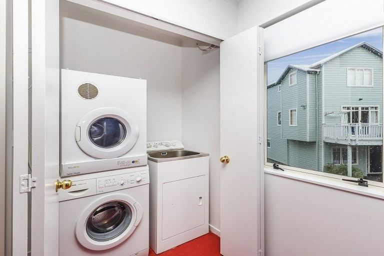 Photo of property in Colombo St Apartments, 4/10 Colombo Street, Newtown, Wellington, 6021