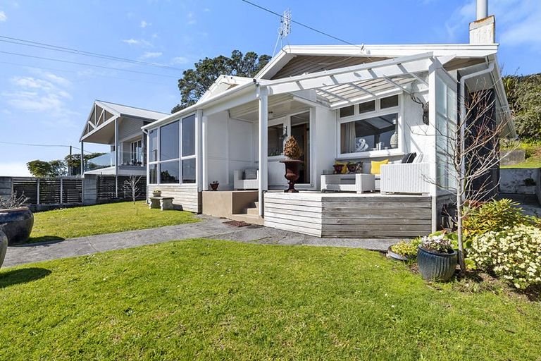Photo of property in 11 Burns Street, Westown, New Plymouth, 4310