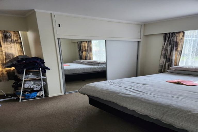 Photo of property in 8a Mccrystal Avenue, Bucklands Beach, Auckland, 2012