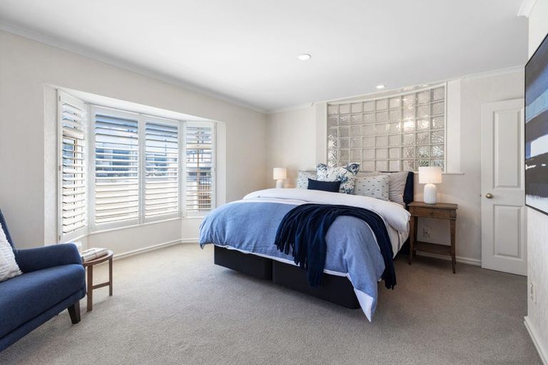 Photo of property in 15 Dungarvon Place, Clendon Park, Auckland, 2103