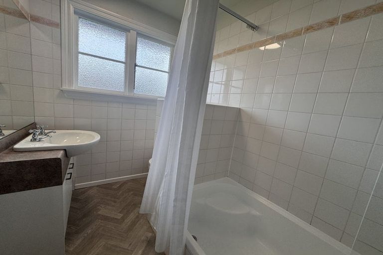 Photo of property in 34 Glenfield Crescent, Mairehau, Christchurch, 8052