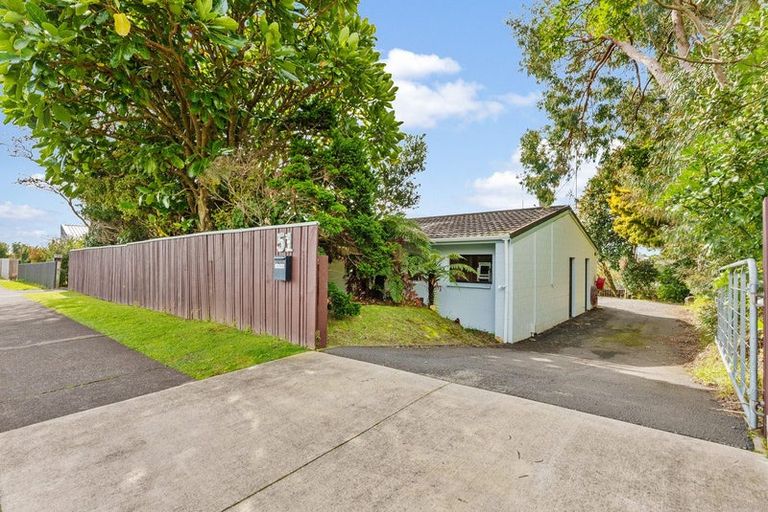 Photo of property in 51 Wairau Road, Oakura, 4314