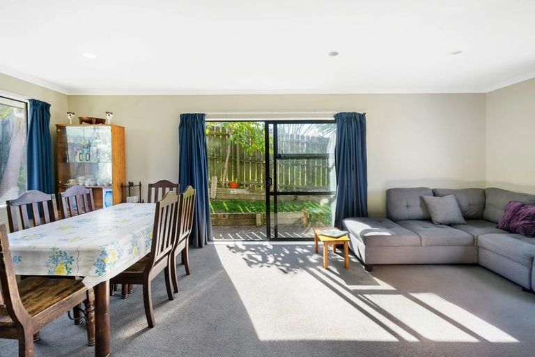Photo of property in 45 Robert Ross Place, Clendon Park, Auckland, 2103
