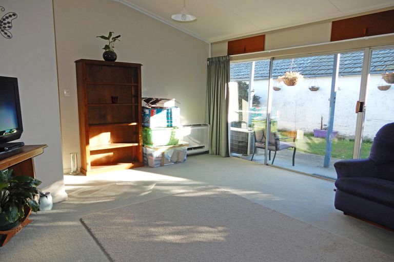 Photo of property in 3 Balmoral Street, Oamaru North, Oamaru, 9400