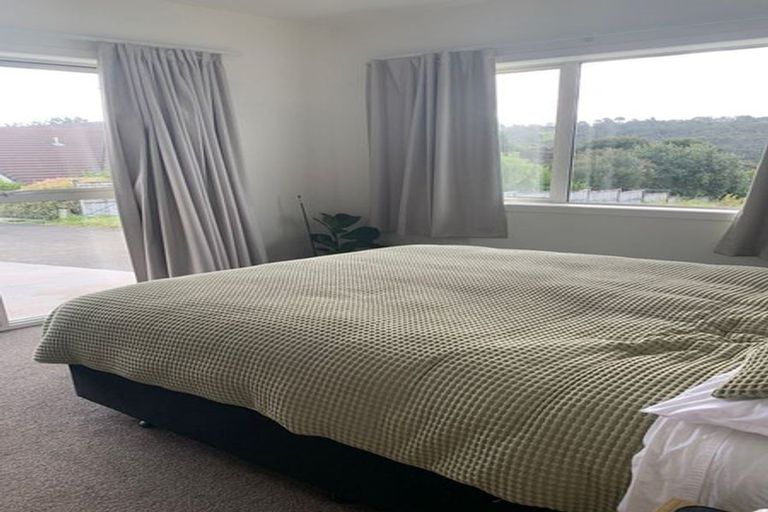 Photo of property in 9a Kerema Way, Schnapper Rock, Auckland, 0632