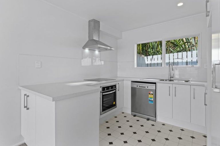 Photo of property in 130h Lakeside Drive, Orewa, 0931