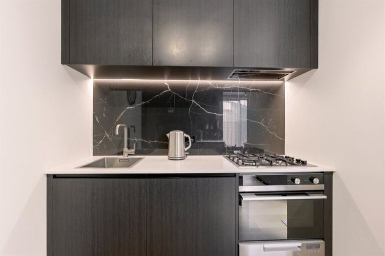 Photo of property in 33 Casterway Crescent, Jacks Point, 9371