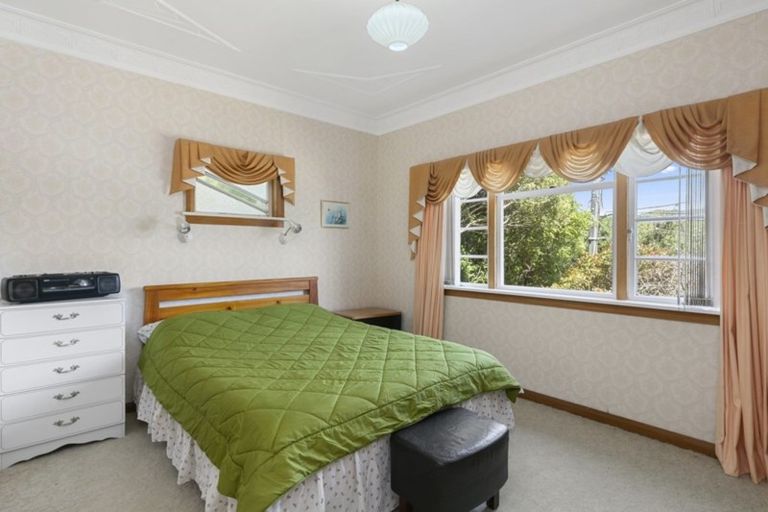 Photo of property in 57 Mills Road, Brooklyn, Wellington, 6021