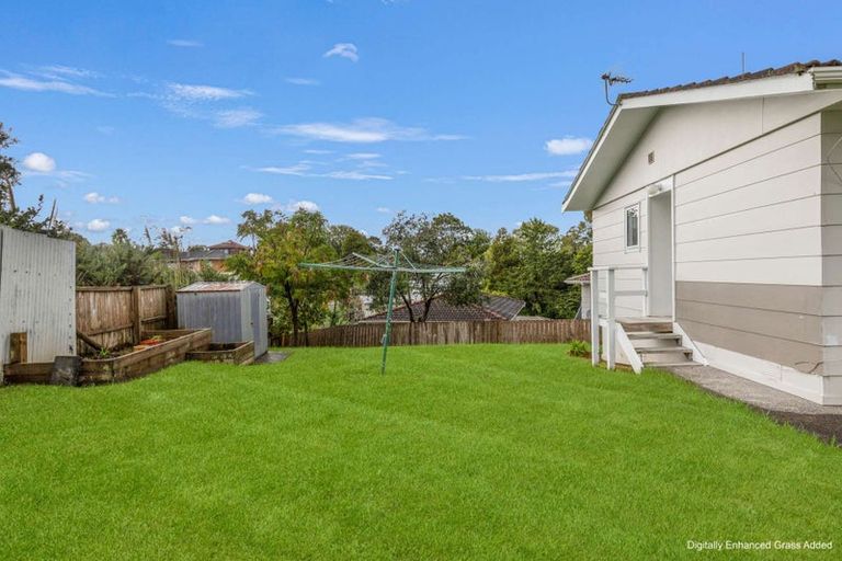 Photo of property in 6 Fernhaven Place, Massey, Auckland, 0614
