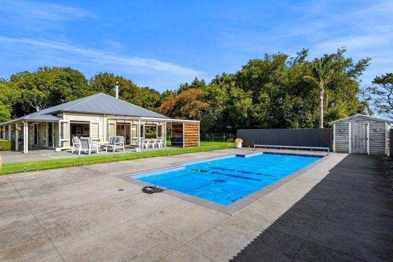 Photo of property in 80 Clearview Road, Lepperton, New Plymouth, 4373