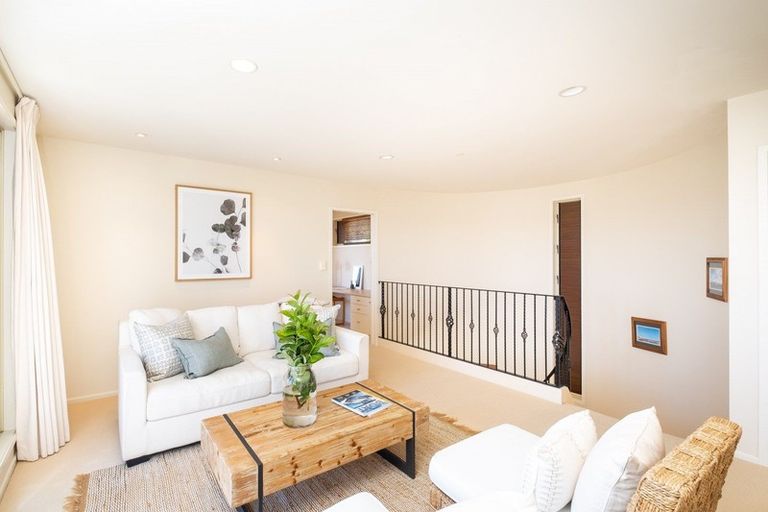 Photo of property in 25a Seapoint Road, Bluff Hill, Napier, 4110