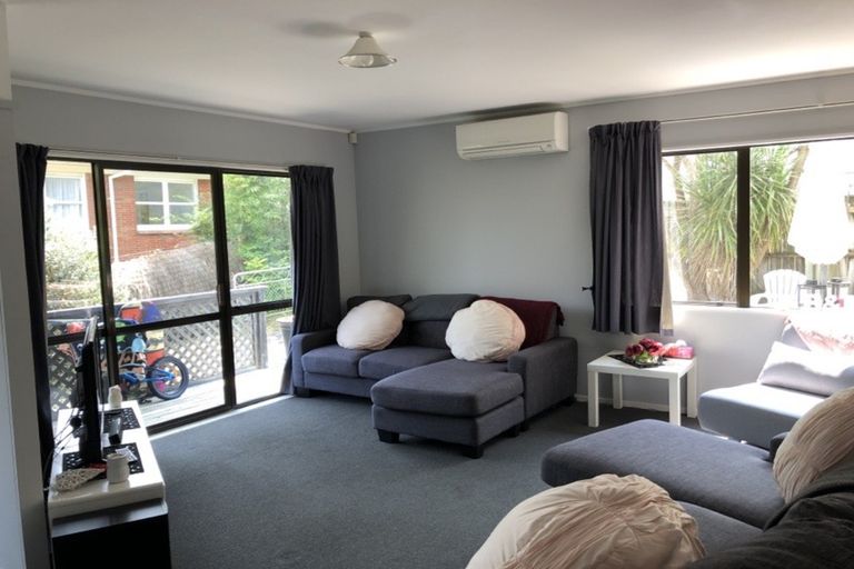 Photo of property in 13 Craigbank Avenue, New Lynn, Auckland, 0600