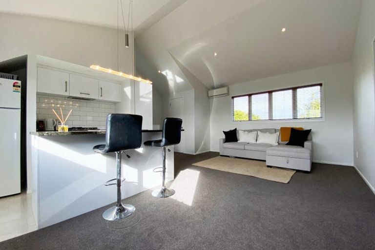 Photo of property in 2 Brassey Road, Birkenhead, Auckland, 0626