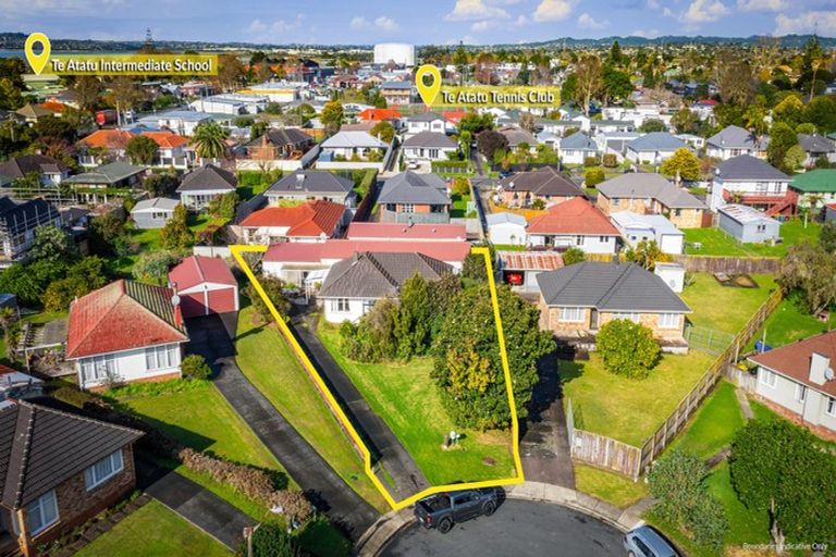 Photo of property in 11 Shamrock Lane, Te Atatu Peninsula, Auckland, 0610