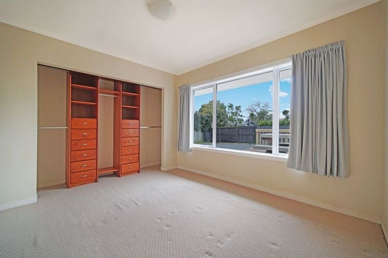 Photo of property in 8 Border Road, Henderson, Auckland, 0612