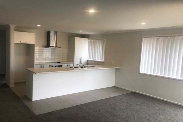 Photo of property in 13 Perla Road, Pukekohe, 2120