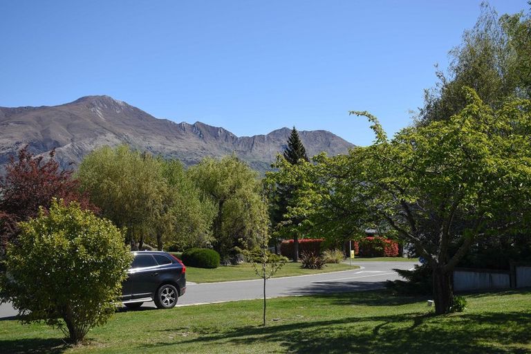 Photo of property in 24 Kowhai Drive, Wanaka, 9305