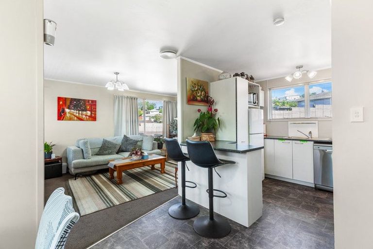 Photo of property in 27 Clyma Place, Massey, Auckland, 0614