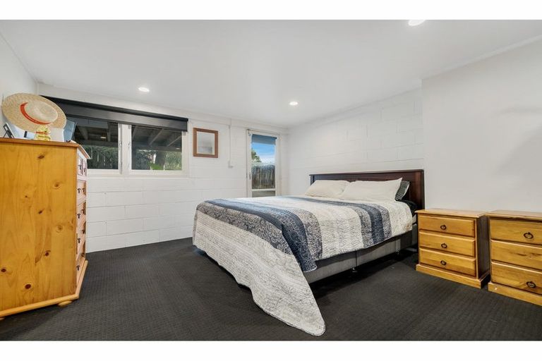 Photo of property in 12 Havelle Avenue, Titirangi, Auckland, 0604