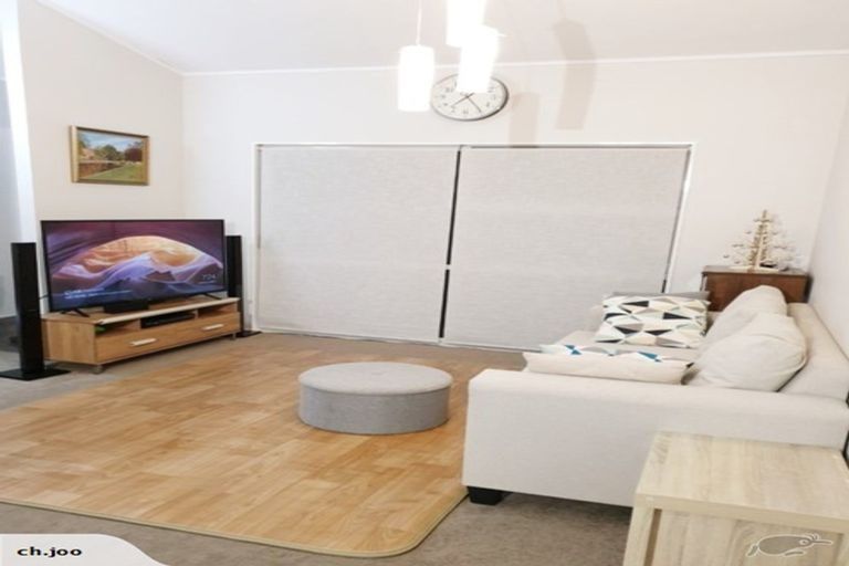 Photo of property in 2/29 Seine Road, Forrest Hill, Auckland, 0620