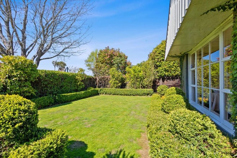 Photo of property in 7 Brookby Crescent, Avonhead, Christchurch, 8042