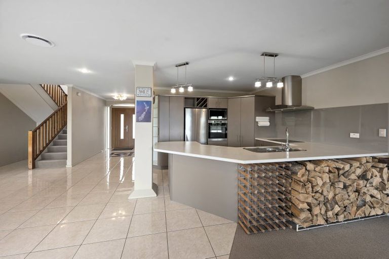 Photo of property in 3 Linden Place, Matipo Heights, Rotorua, 3015