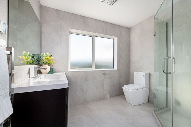 Photo of property in 42 San Prospero Crescent, Henderson, Auckland, 0612