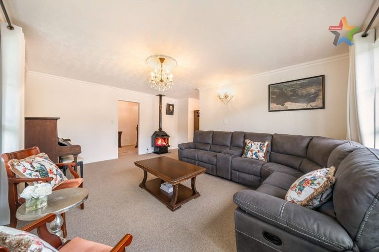 Photo of property in 2 Mcenroe Grove, Naenae, Lower Hutt, 5011