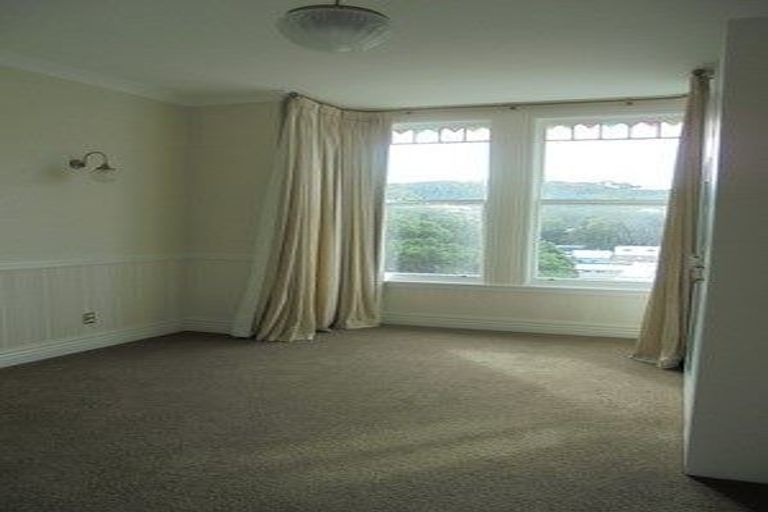 Photo of property in 127 Tasman Street, Mount Cook, Wellington, 6021