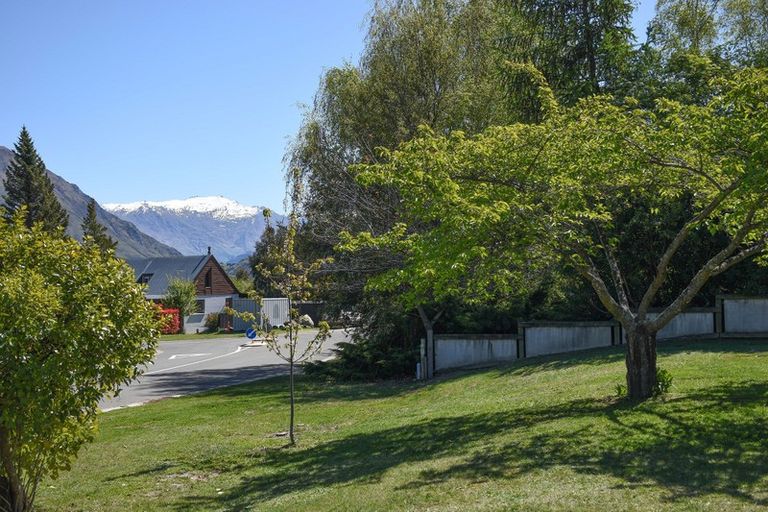 Photo of property in 24 Kowhai Drive, Wanaka, 9305