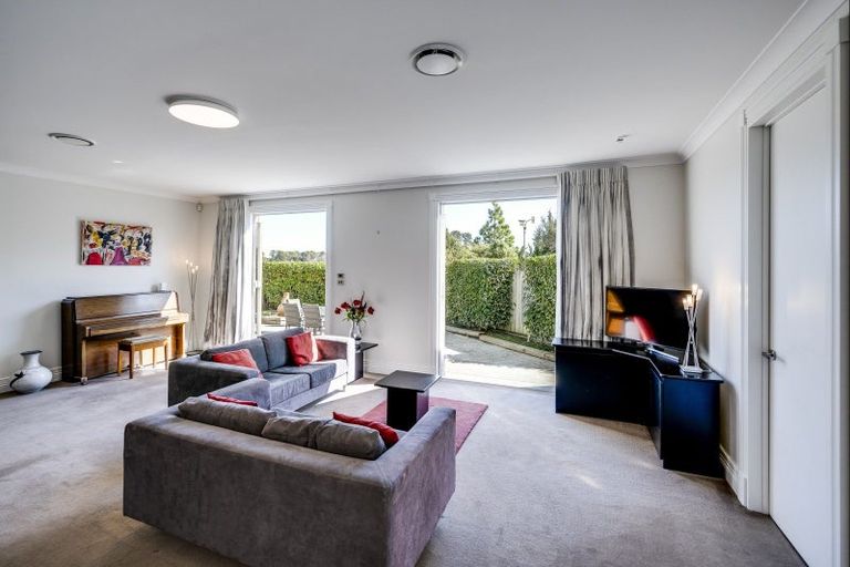 Photo of property in 22 Burbury Ridge, Havelock North, 4130