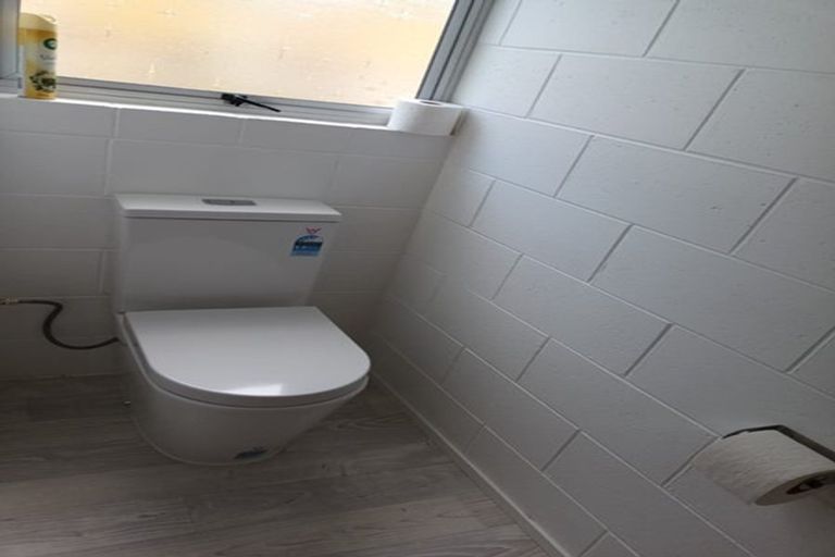 Photo of property in 18 Otaika Road, Woodhill, 0110