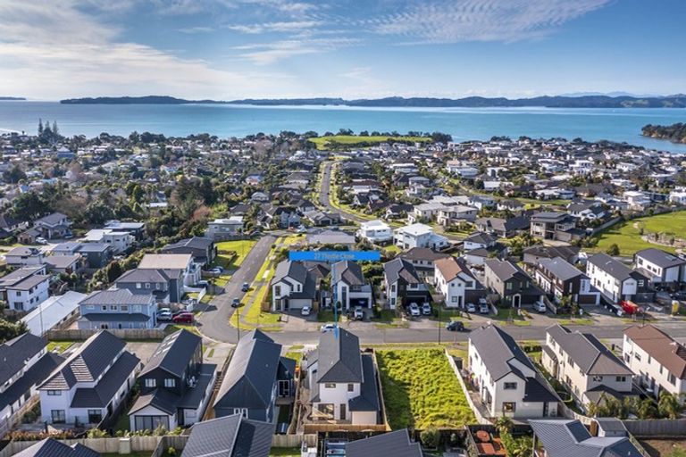 Photo of property in 27 Thistle Close, Beachlands, Auckland, 2018